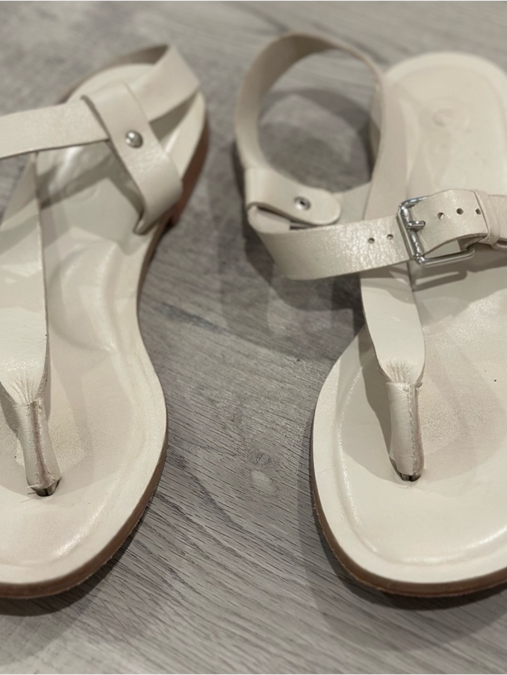 Golo Leather Modern Roman Sandals Cream Ivory Buckle Flat Sandals Size 7.5 - Picture 2 of 10